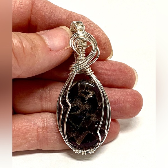 HANDCRAFTED Amethyst Copper Hand Wrapped Modern Statement Pendant, Artisan Gift - Picture 3 of 10